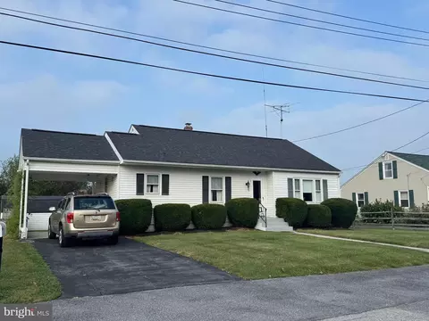 459 3rd St, Taneytown, MD 21787
