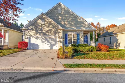 222 Clubside Dr #261, Taneytown, MD 21787