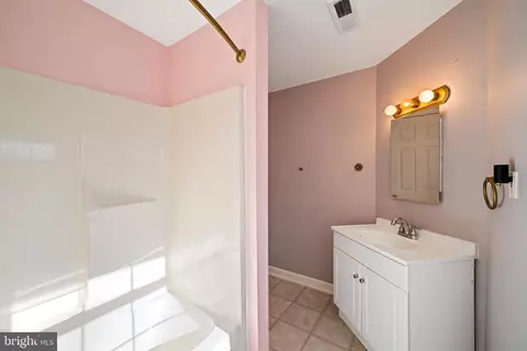 Bath - 4127 Falls Rd, Millers, MD 21102 photo 1 of 1