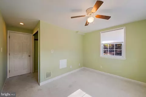 Bedroom - 4127 Falls Rd, Millers, MD 21102 photo 4 of 5