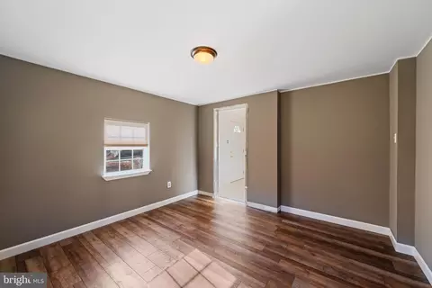 Entry Way - 4127 Falls Rd, Millers, MD 21102 photo 2 of 4