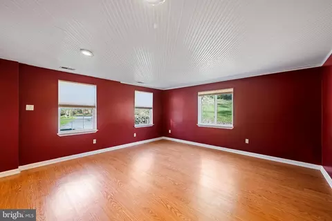 Living - 4127 Falls Rd, Millers, MD 21102 photo 3 of 5