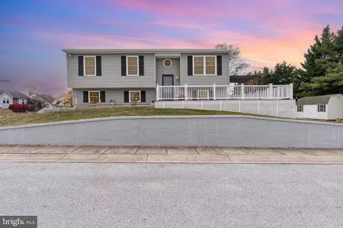 5 Reaverton Ave, Taneytown, MD 21787
