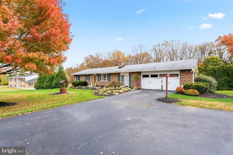 4145 London Bridge Rd, Sykesville, MD 21784