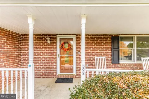592 Scott Dr, Westminster, MD 21157 photo 3