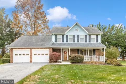 592 Scott Dr, Westminster, MD 21157 photo 2