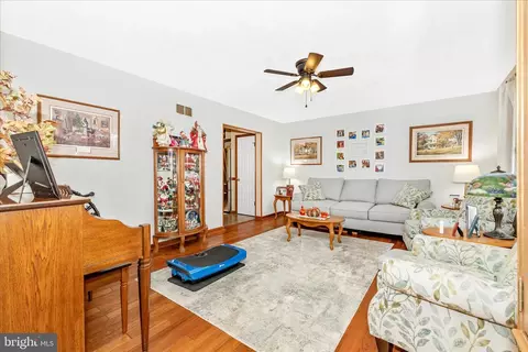 592 Scott Dr, Westminster, MD 21157 photo 13