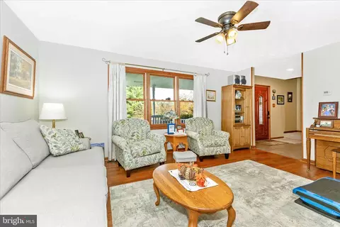 592 Scott Dr, Westminster, MD 21157 photo 12