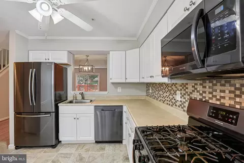 Kitchen - 4642 Marksman Ct, Hampstead, MD 21074 photo 2 of 3