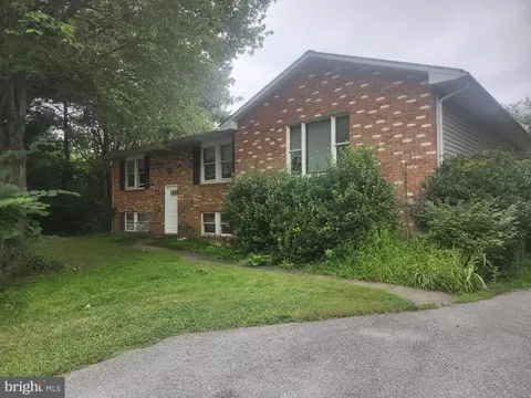 832 Chanter Dr, Westminster, MD 21157