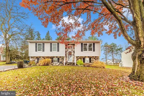 348 Buck Cash Dr, Westminster, MD 21158