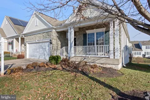 17 Hayride Ln #204, Taneytown, MD 21787