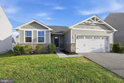 142 Crimson Ave, Taneytown, MD 21787