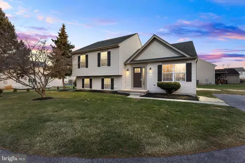 547 Kenan St, Taneytown, MD 21787