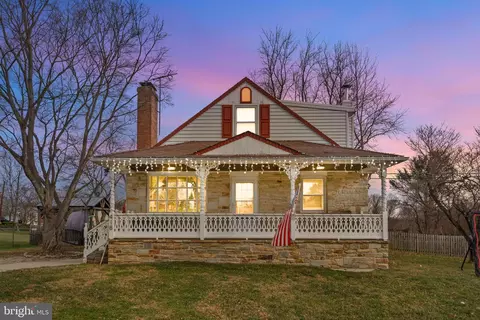 418 Ross Dr, Sykesville, MD 21784