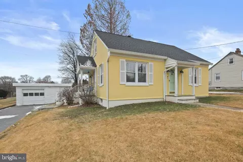 1023 Grandview Ave, Sykesville, MD 21784
