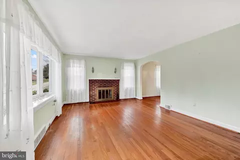 Living - 135 Smith Ave, Westminster, MD 21157 photo 1 of 3