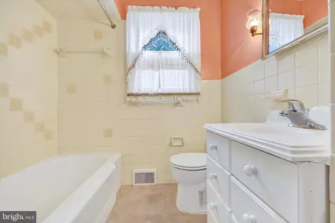 Bath - 135 Smith Ave, Westminster, MD 21157 photo 1 of 2