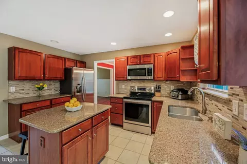 2823 Graybill Ct, New Windsor, MD 21776