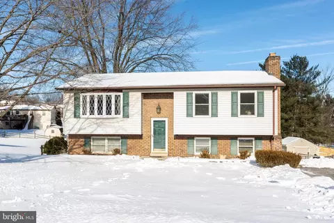 2914 Holland Dr, Manchester, MD 21102