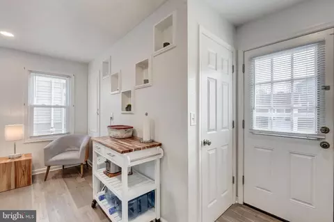 Entry Way - 413 Oak Ave, Westminster, MD 21157 photo 2 of 3