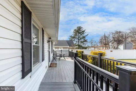 Exterior - 413 Oak Ave, Westminster, MD 21157 photo 4 of 10