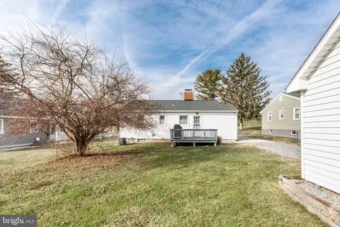 Exterior - 413 Oak Ave, Westminster, MD 21157 photo 7 of 10