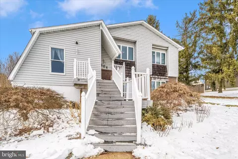 Exterior - 806 Clearview Ave, Hampstead, MD 21074 photo 3 of 13