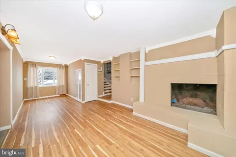 Living - 806 Clearview Ave, Hampstead, MD 21074 photo 6 of 7