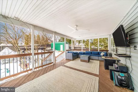 Exterior - 806 Clearview Ave, Hampstead, MD 21074 photo 5 of 13
