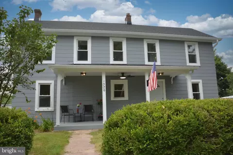 1006 Circle Dr, Keymar, MD 21757