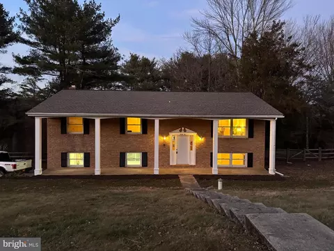 42 Shamrock Cir, Westminster, MD 21157