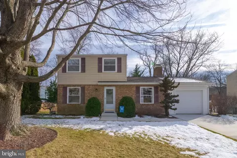 4367 Sycamore Dr, Hampstead, MD 21074