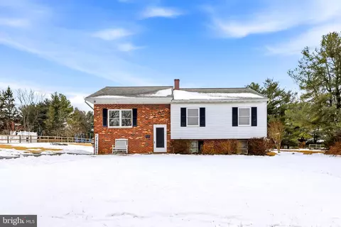 Exterior - 4579 Dave Rill Rd, Hampstead, MD 21074 photo 2 of 5