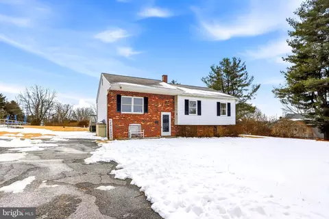 Exterior - 4579 Dave Rill Rd, Hampstead, MD 21074 photo 3 of 5