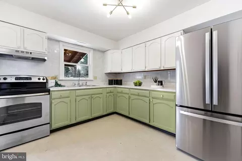 Kitchen - 4579 Dave Rill Rd, Hampstead, MD 21074 photo 1 of 3