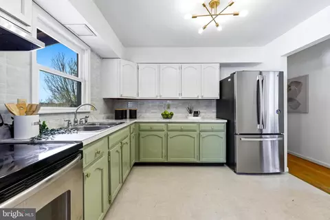 Kitchen - 4579 Dave Rill Rd, Hampstead, MD 21074 photo 3 of 3