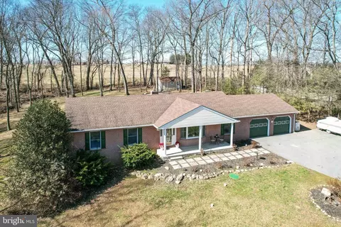 2970 Summer Dr, Westminster, MD 21157