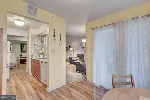 Entry Way - 3850 Normandy Dr #3A, Hampstead, MD 21074 photo 3 of 4