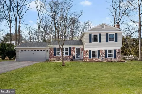 5410 Fantail Dr, Sykesville, MD 21784