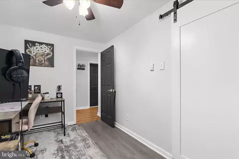 Entry Way - 1850 Albert Rill Rd, Hampstead, MD 21074 photo 1 of 3