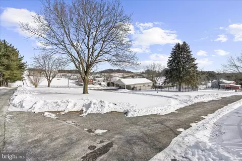 Exterior - 1850 Albert Rill Rd, Hampstead, MD 21074 photo 5 of 6