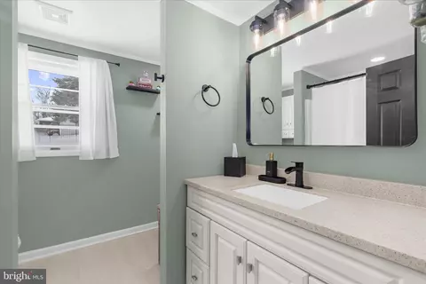 Bath - 1850 Albert Rill Rd, Hampstead, MD 21074 photo 2 of 3