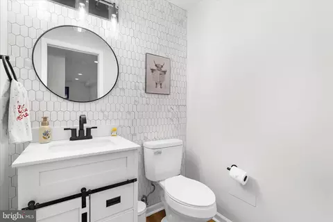 Bath - 1850 Albert Rill Rd, Hampstead, MD 21074 photo 1 of 3