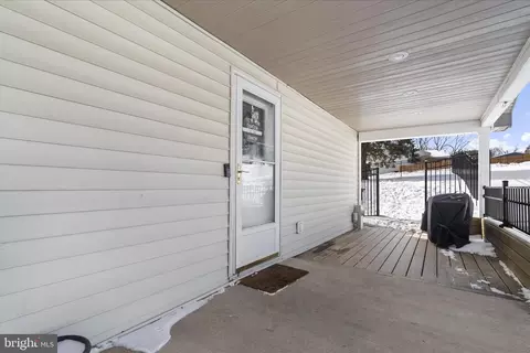 Exterior - 1850 Albert Rill Rd, Hampstead, MD 21074 photo 3 of 6