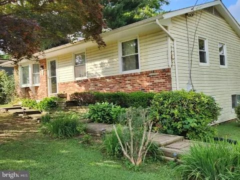 6 Dorothy Ave, Westminster, MD 21157