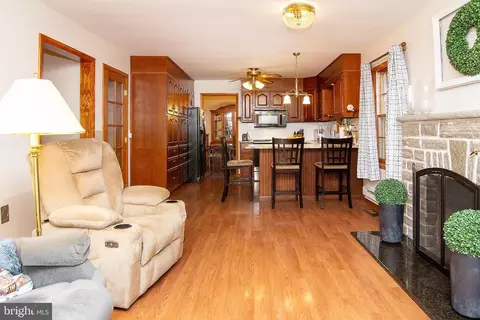 Entry Way - 9 Sullivan Rd, Westminster, MD 21157 photo 2 of 4
