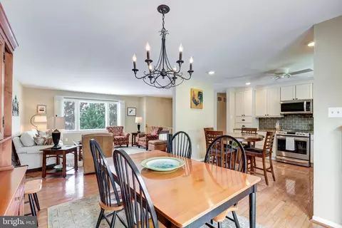 Dining - 4316 Utz Rd, Hampstead, MD 21074 photo 3 of 6