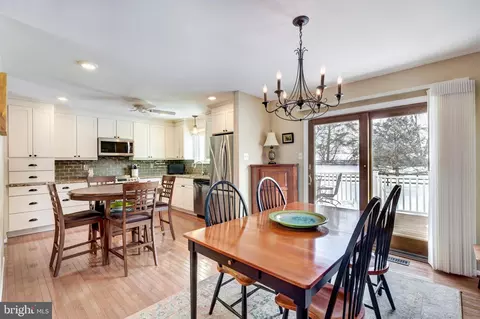 Dining - 4316 Utz Rd, Hampstead, MD 21074 photo 2 of 6