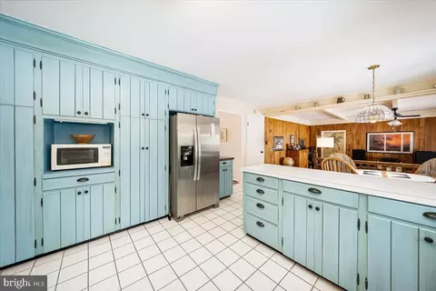 Kitchen - 4 Arnold Dr, Westminster, MD 21157 photo 5 of 7